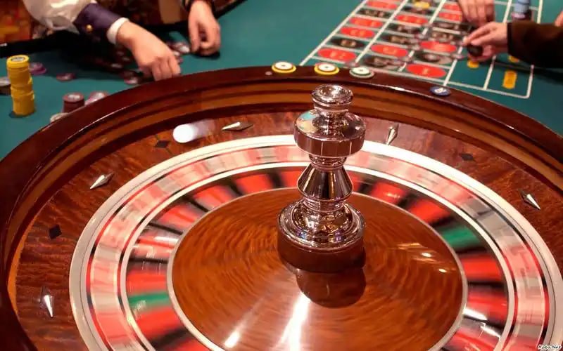 Hỗ trợ truy cập các game slot cao cấp và live casino cho VIP